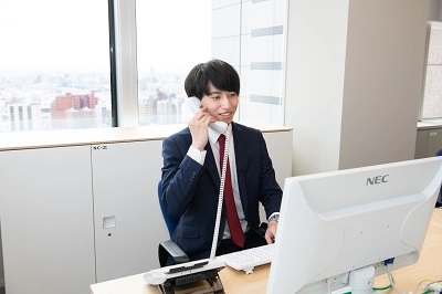 電話相手の声色、話しぶりなどから状況を把握し、迅速かつ確実に対応することを心掛ける
