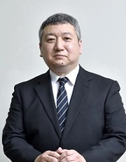 尾形 充氏
