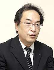 山下 秀明 氏