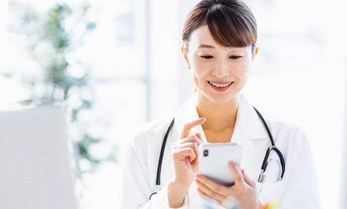 医療機関のスマホ導入で業務効率化!PHSからスマートホスピタルへの第一歩