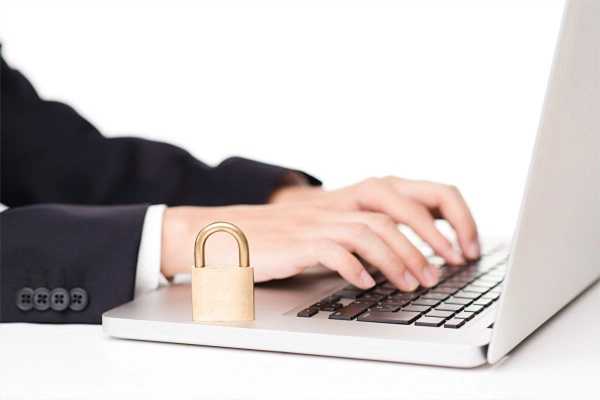 iQQsam Anti-Virus powered by Trend Micro