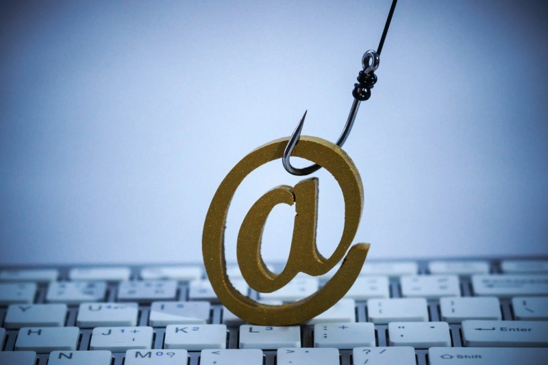 フィッシングメールとは?詐欺の手口や対処法・防止策まで徹底解説